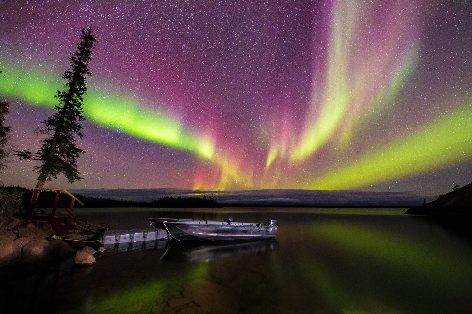Autumn Aurora at Blachford Lodge